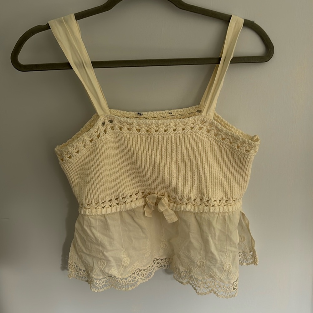 Crotchet Top Cream with lace detail